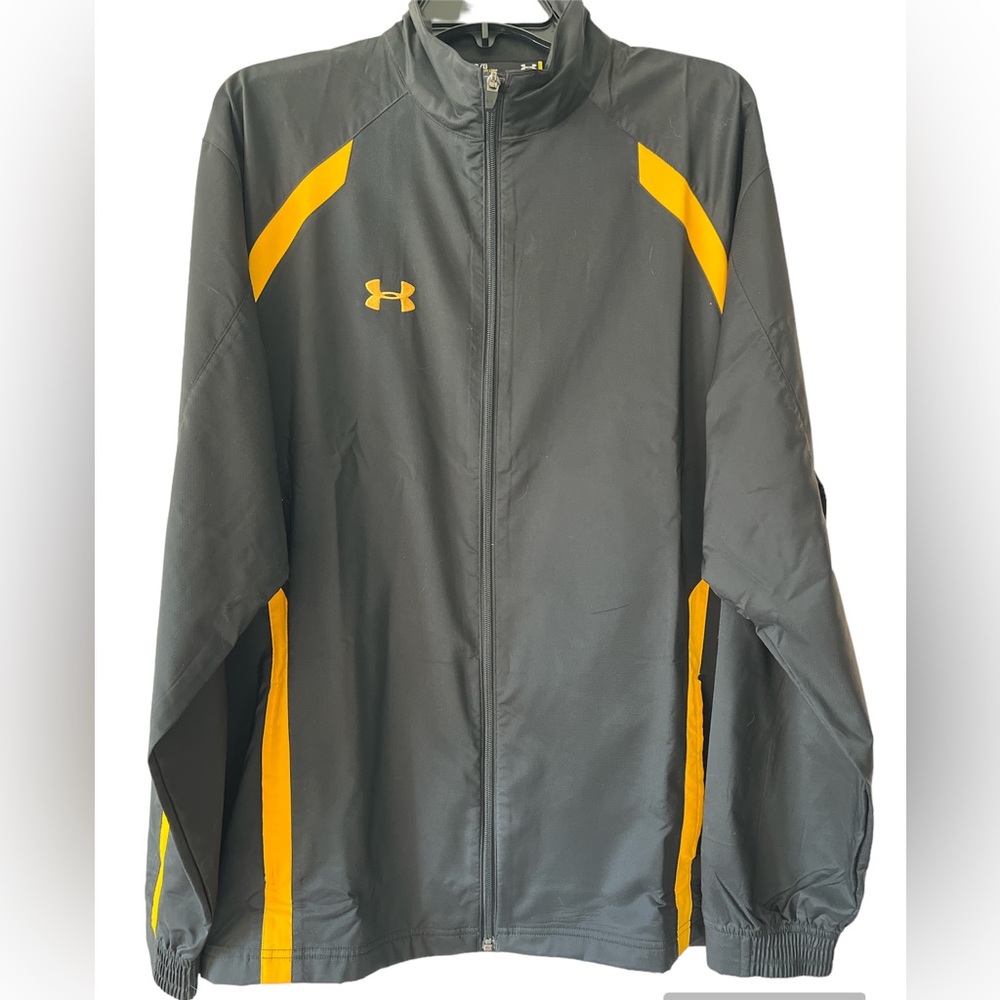 Under Armour Men’s lightweight zip up jacket. New!